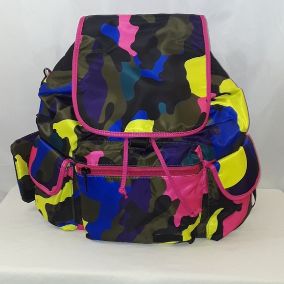 Steve Madden Cardi Drawstring Flap Backpack - Picture 4 of 8